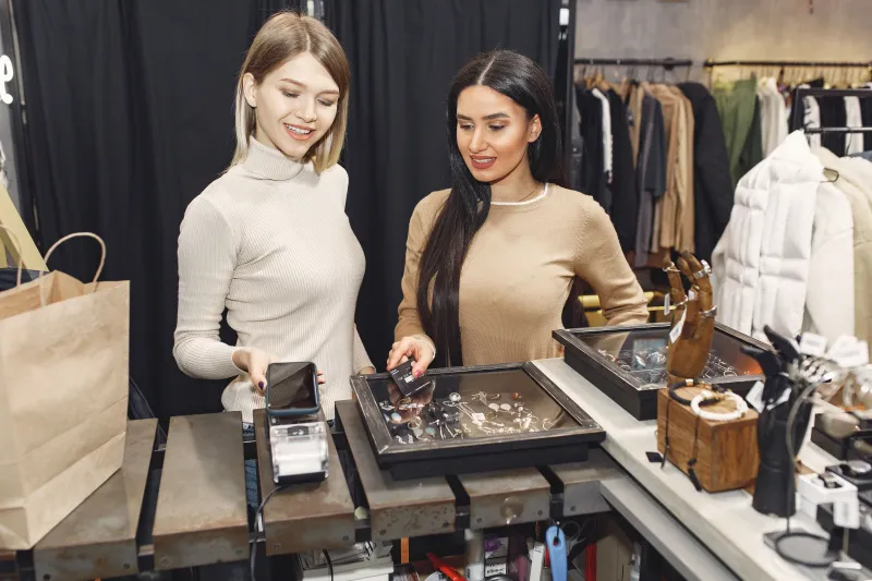 How Jewelry Photography Influences Customer Buying Decisions